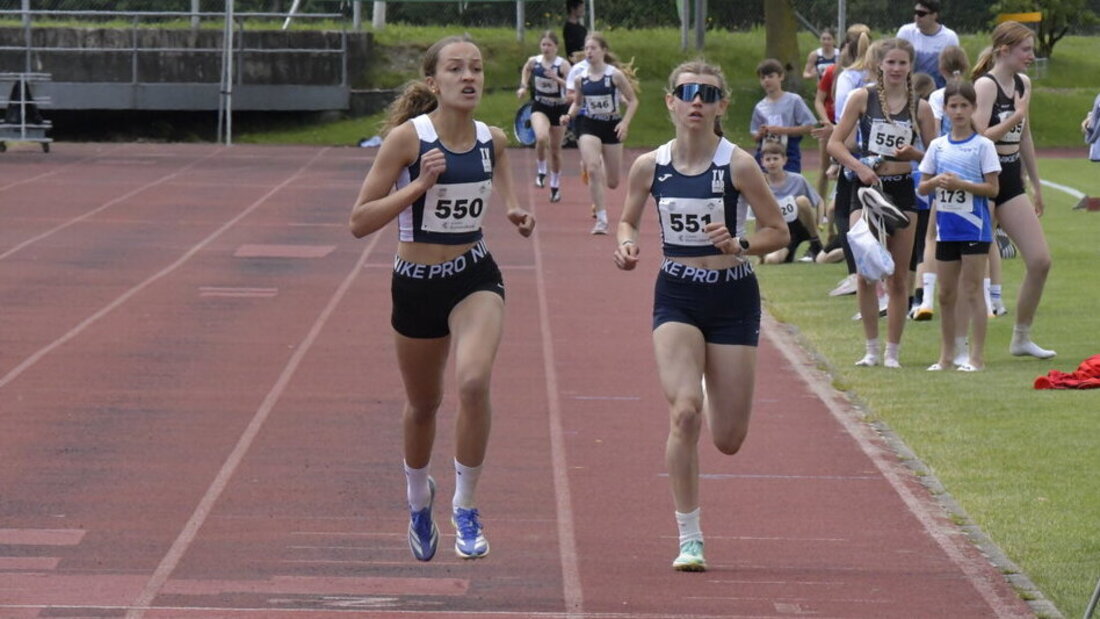 Starkes Duo: Hannah Ritchie (links) und Nina Schmid. (Bild: Reto Voneschen)