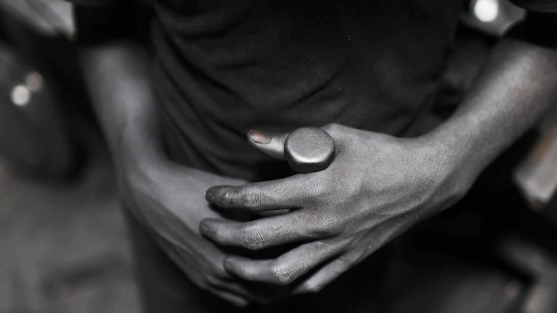 Behördliche Zwangsplatzierungen von Kindern vor 1981 standen am Anfang zahlreicher schwieriger Schicksale. (Symbolbild) 20230601112928016.jpg