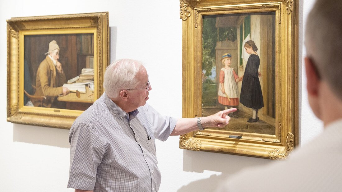 Kunstliebhaber: Im von einem Bündner Architekten entworfenen Privatmuseum von Christoph Blocher hängen neben Werken von Albert Anker auch solche von Bündner Künstlern. (Bild: Olivia Aebli-Item)