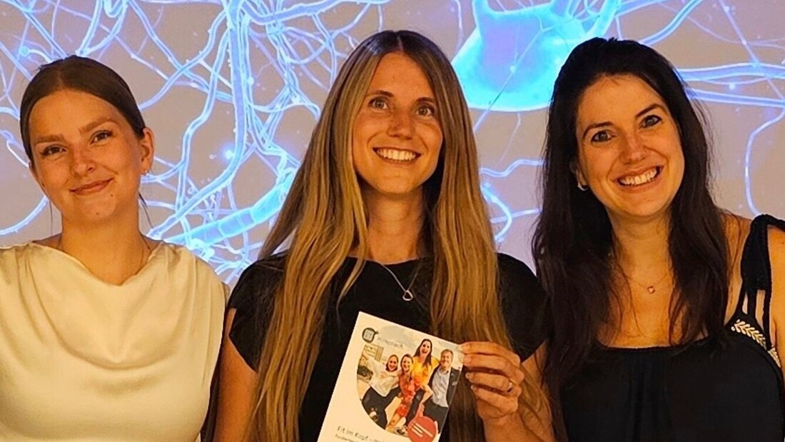 Haben ein grosses, interessiertes Publikum: Hanna Üffing (Projektleiterin), Andrea Büsser (Gemeinderätin) und Maria Brasser-Michel (Neurowissenschaftlerin; von links). Pressebild 209576_209642.jpg