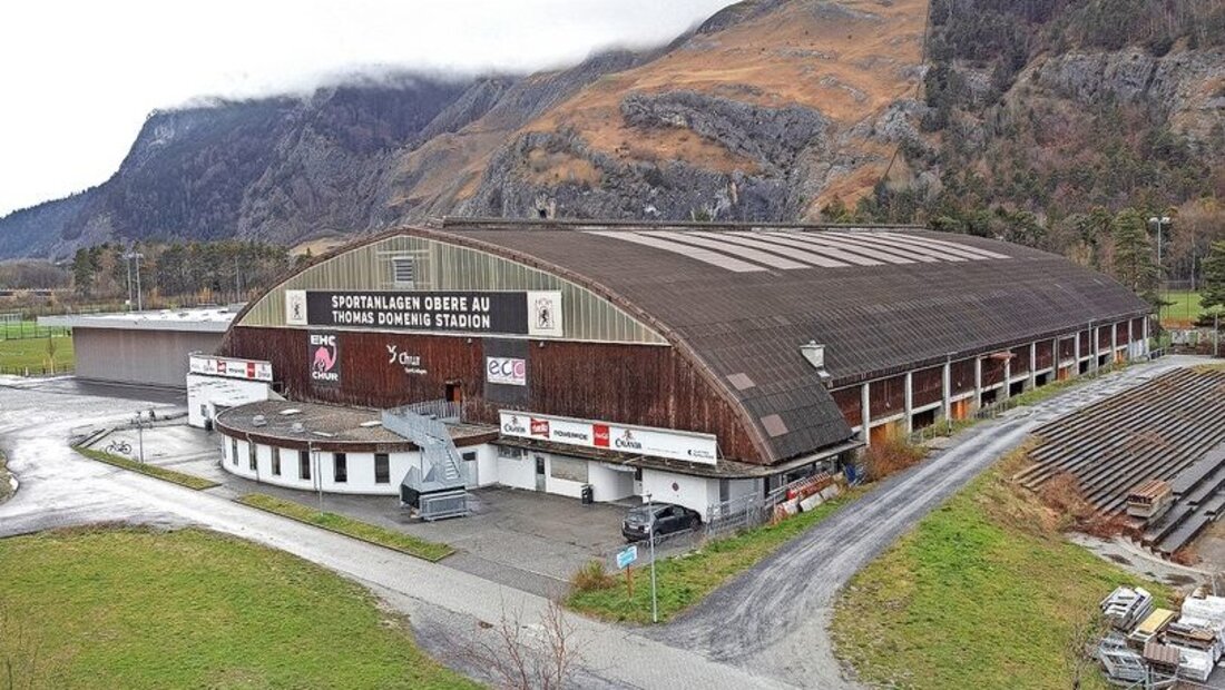Tatort: Beim Thomas-Domenig-Stadion sind die Churer Fans von HCD-Chaoten angegriffen worden. (Pressebild)
