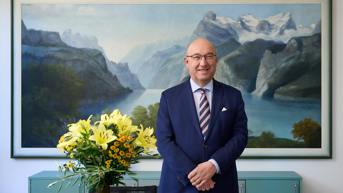 Steht in der Mitte seines Amtsjahres als Regierungsratspräsident: Beat Tinner. Im grossen Interview mit dem «Sarganserländer» spricht der FDP-Politiker insbesondere auch über Brennpunkt-Themen in unserer Region. (Pressebild)