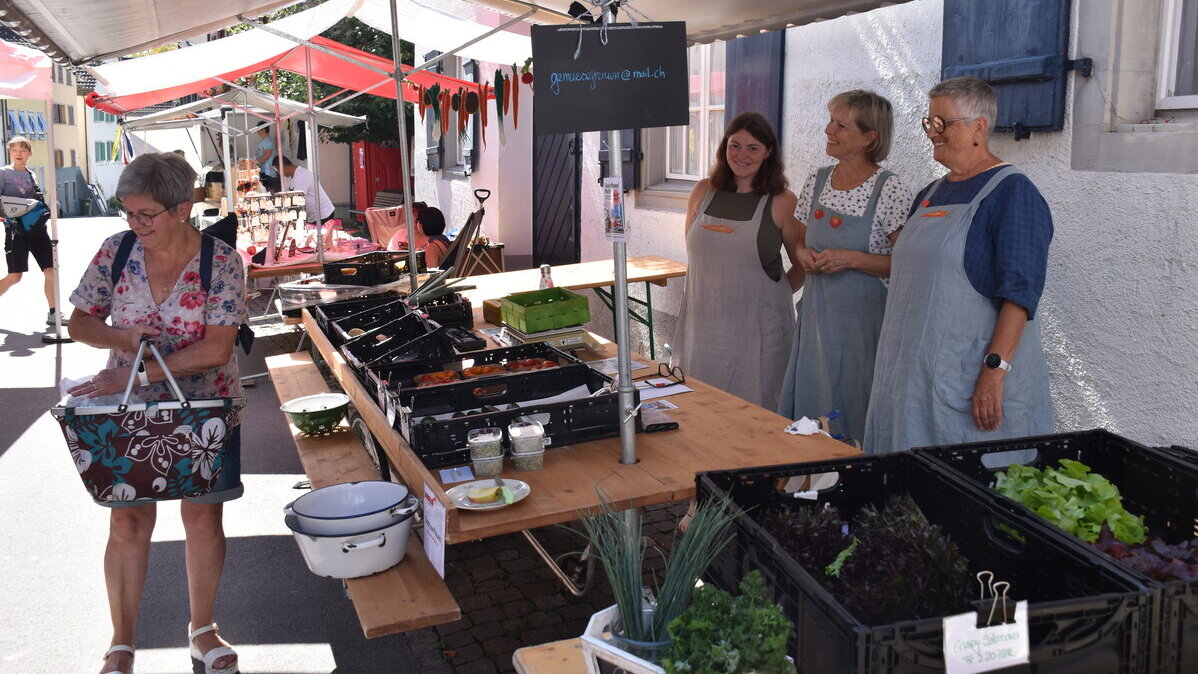 The Sargans weekly market offers vegetables and heart
