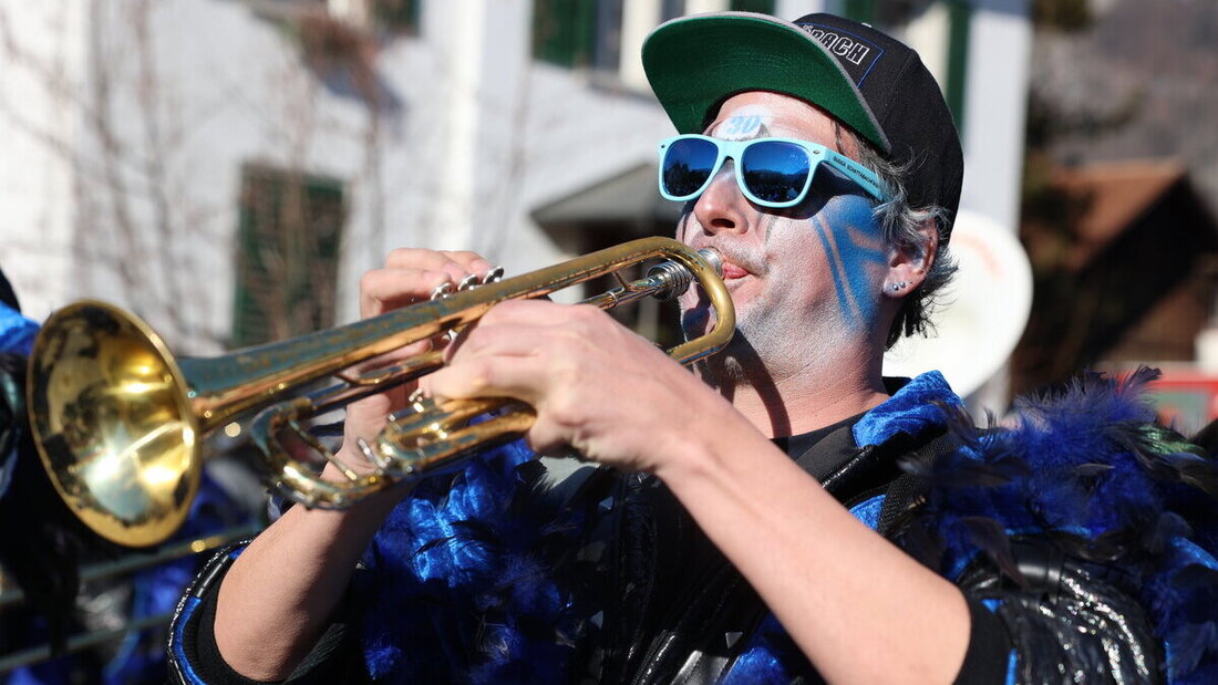 Kleine Kostprobe: Mehr vom Umzug in Flums gibt's am Donnerstag in unserer Printausgabe. (Bilder Ignaz Good)