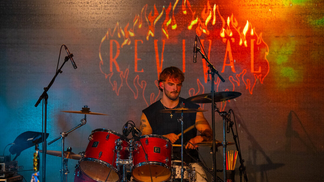 Die Band Reviväl aus Rhäzüns: Sie gewinnt das Finale des 20. «bandXost»-Wettbewerbs. (Bild: Lola Pichel)