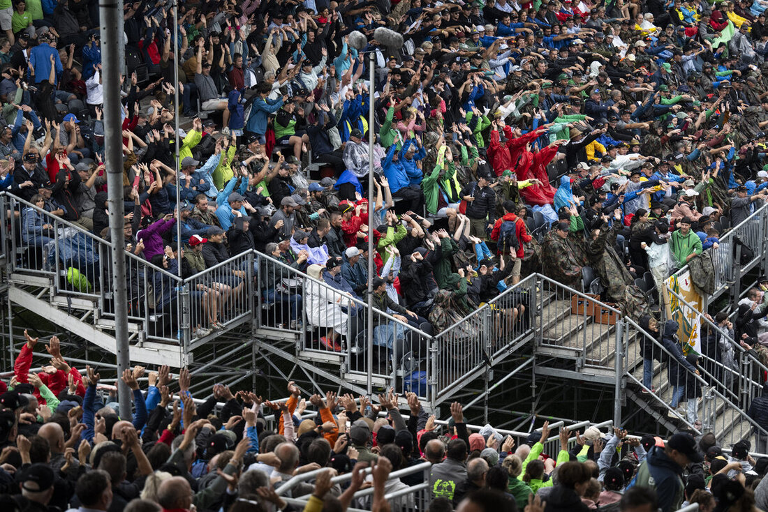 Impressionen vom Jubiläumsschwingfest 125 Jahre Eidgenössischer Schwingerverband in Appenzell. (Bild Gian Ehrenzeller/Keystone)