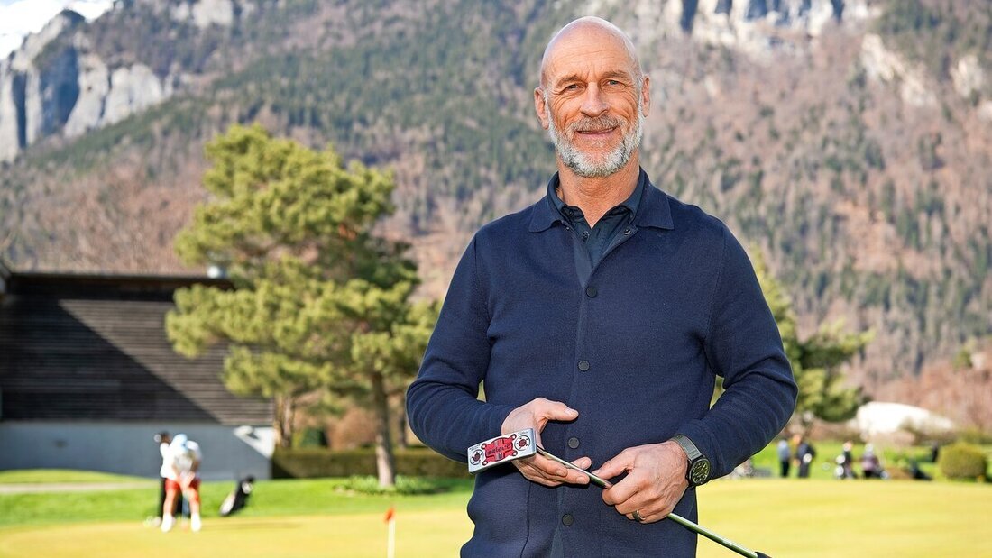 Golfschläger statt Goalieausrüstung: Seit zwölf Jahren arbeitet Renato Tosio als Manager des Golfklubs Domat/Ems. (Bild Olivia Item-Aebli)