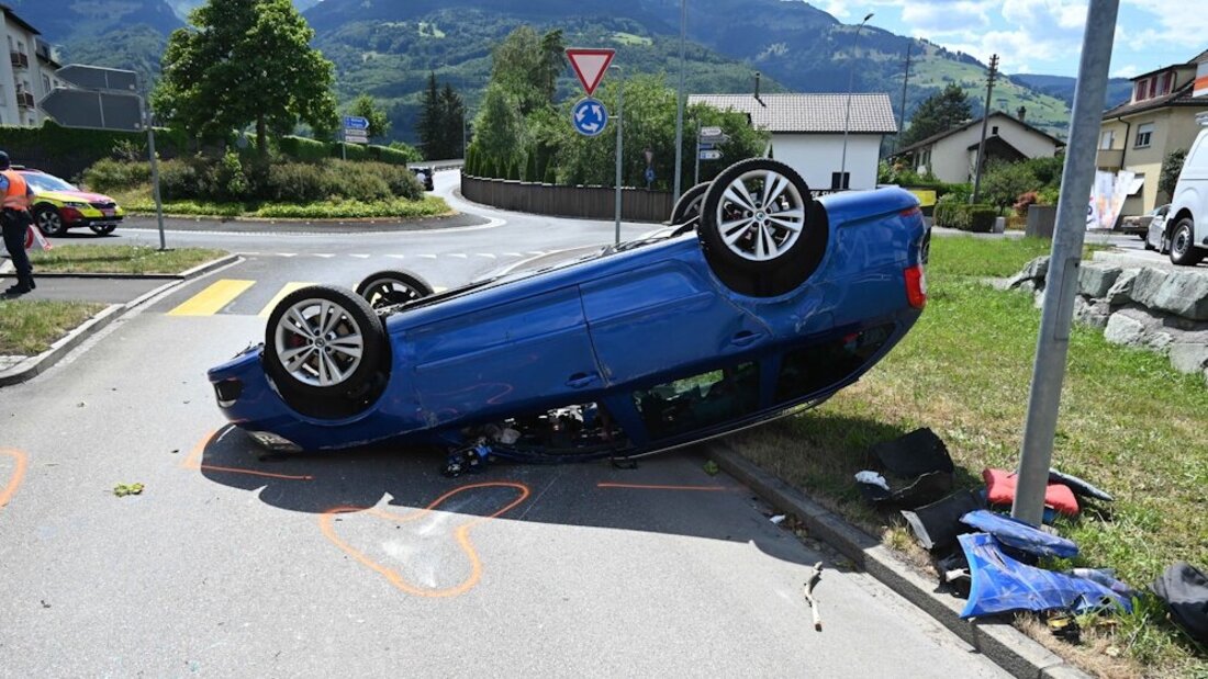 Auf Höhe der Coop-Tankstelle kam eine 69-jährige Frau von der Strasse ab. (Bild: Kantonspolizei St.Gallen)