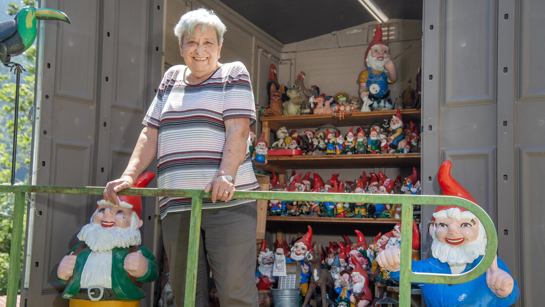 Das Zwergenhaus: Hier verstaut Lisa Gansner all die Gartenzwerge, die keinen Platz im Garten finden. (Bild: Olivia Aebli-Item)