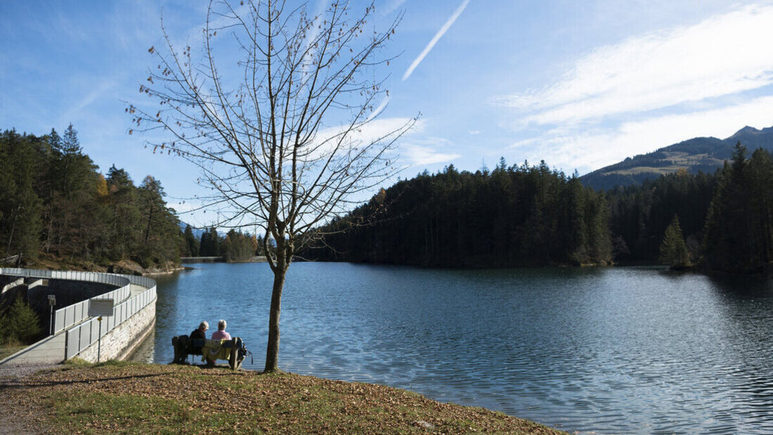 Aufgepasst: Aufgrund von Entenflöhen verbietet die Gemeinde Mels aktuell das Baden im Chapfensee. (Archivbild)