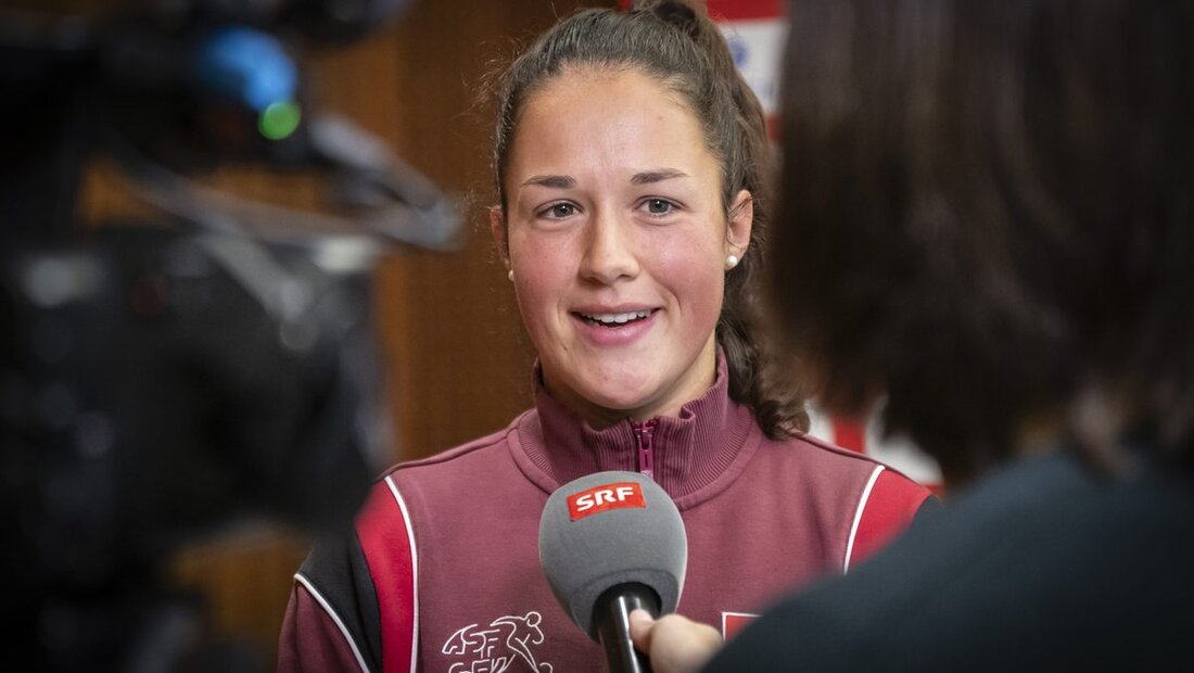 Zurück im Nationalteam: Livia Peng gibt Auskunft. (Bild: Andreas Becker/Keystone)