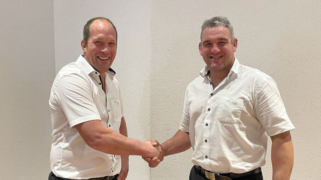 Wechsel: Reto Glaus (links) übergibt sein Amt an Urban Götte. (Pressebild)