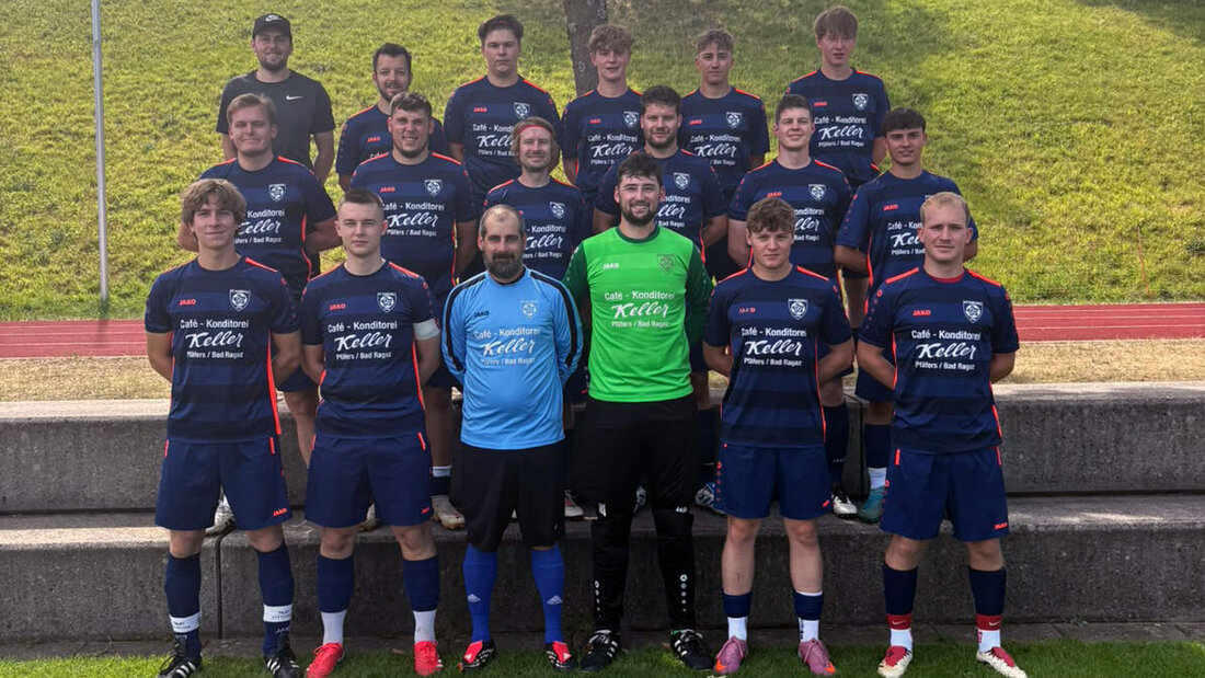 FC Taminatal, Saison 2025/26: Fabio Müller (Trainer), Fabian Jäger, Lars Nigg, Tim Horni, Laurin Bislin, Jonas Hörler (hinten, von links), Andreas Nigg, Ivan Sofric, Erwin Kollegger, Hannes Schlegel, Dean Saxer, Andrea Deplazes (Mitte, von links), Kevin Dietrich, Jan Nigg, Cédric Frischknecht, Dominic Beeler, Flurin Jäger und Marc Dietrich (vorne, von links). (Pressebild)