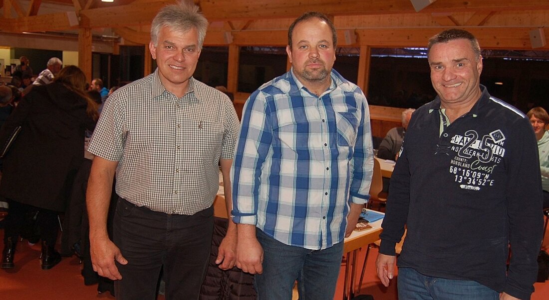 Ein Mann mit Erfahrung: Der neue Präsident der Markthallengenossenschaft Sargans-Werdenberg, Marco Gadient, mit den neuen Vorstandsmitgliedern Reto Danner und Jürg Pfanner (von links). Bild Leo Coray 35818_35820.jpg