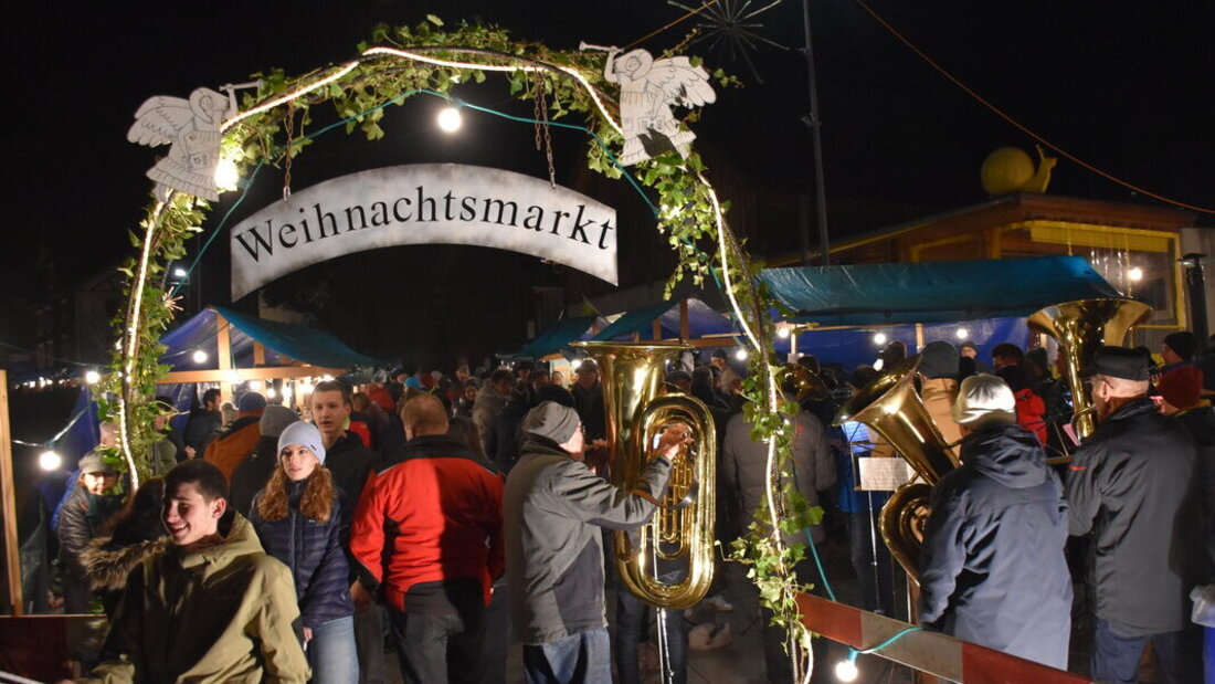 Besinnlich, kreativ, vergnügt: Der Tscherler Weihnachtsmarkt kann dieses Jahr wieder einmal seinen ganzen Zauber entfalten. (Bilder Katrin Wetzig)