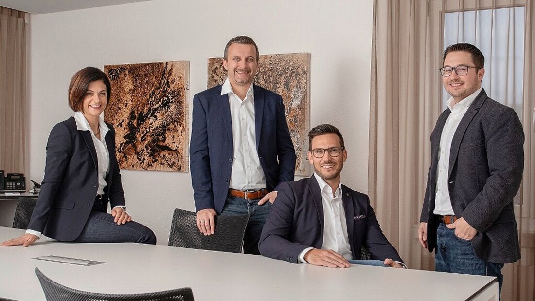 Leiten zusammen die Geschicke von Prefera Immobilien: Patrizia Wachter Tanner, Peter Krebs, Marco Bärtsch und Simon Meyer (von links).Pressebild 46521_46803.jpg