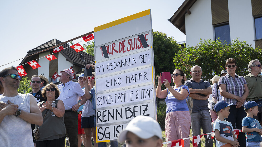 Gedenkfahrt nach Oberwil-Lieli: Die Gedanken am Freitag waren beim verstorbenen Gino Mäder 20230616194130480.jpg
