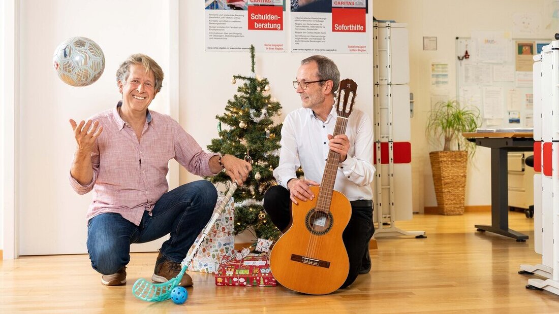 Zustupf für den Aktivitätenfonds: Lorenz Bertsch (links) und Fridolin Eberle freuen sich, armutsbetroffenen Kindern Freizeitaktivitäten zu ermöglichen. (Pressebild)