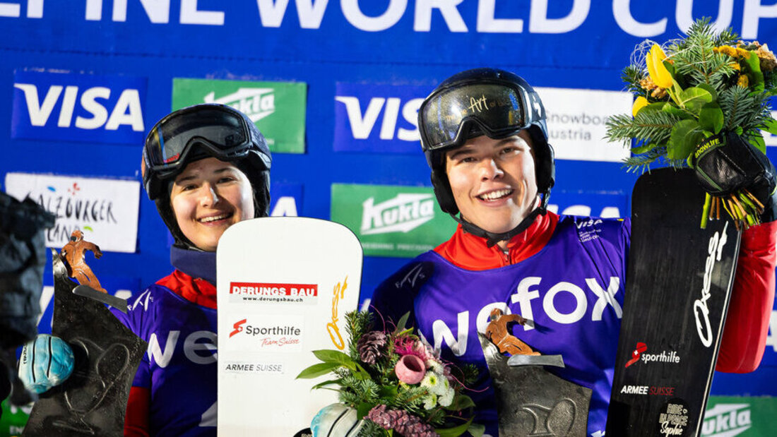 Aufsteigende Form: Gian Casanova (rechts) wird mit Flurina Bätschi Dritter beim Mixed-Teamwettkampf in Bad Gastein. (Bild Miha Mahavz/FIS)