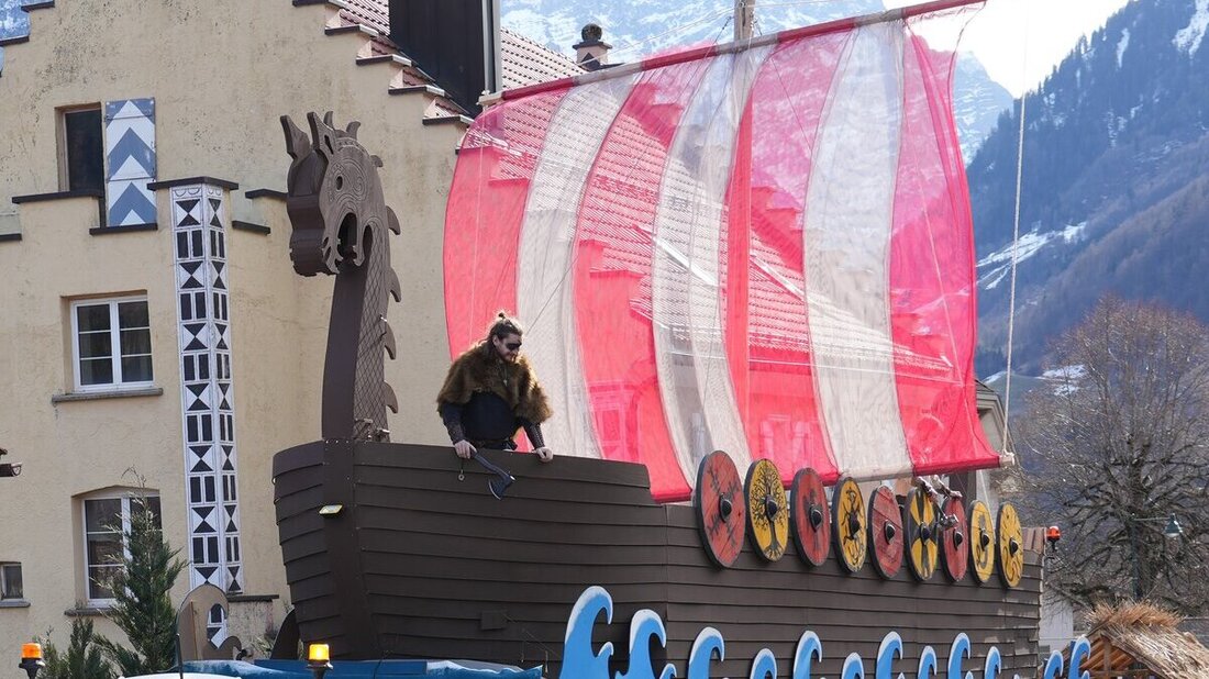Wirft seine Anker am Valenser Umzug ab: Ein Schiff aus Sargans. (Bild Manfred Haag)