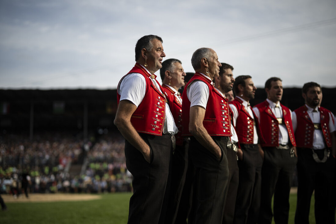 Impressionen vom Jubiläumsschwingfest 125 Jahre Eidgenössischer Schwingerverband in Appenzell. (Bild Gian Ehrenzeller/Keystone)