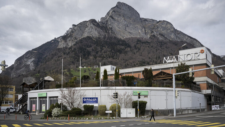 SCHWEIZ EINKAUFEN MANOR