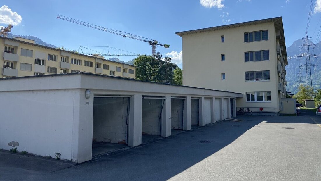 Sanierungsbedürftig: die Mehrzweckhäuser «Dornen» in Flums. (Pressebild)