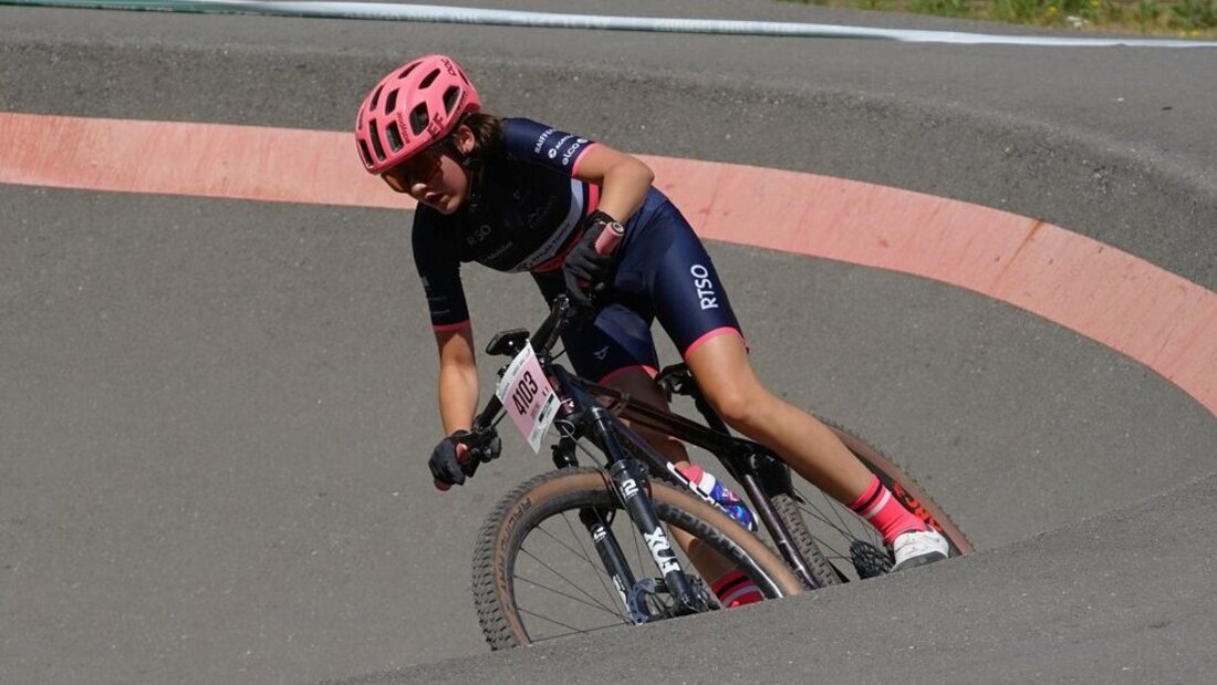 Mischt vorne mit: Die Wangserin Capucine Lacoste wird Fünfte bei den U13-Mädchen. (Bild: Melanie Romer)