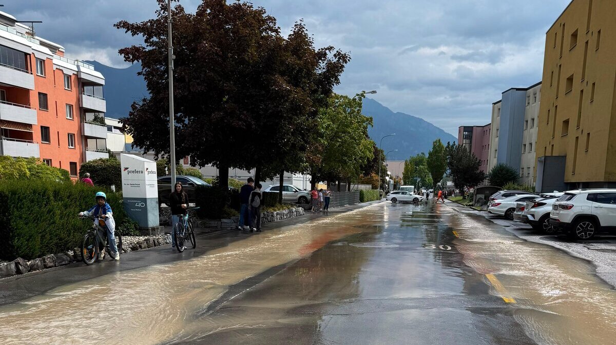 Due to a burst pipe: Closure will last several days