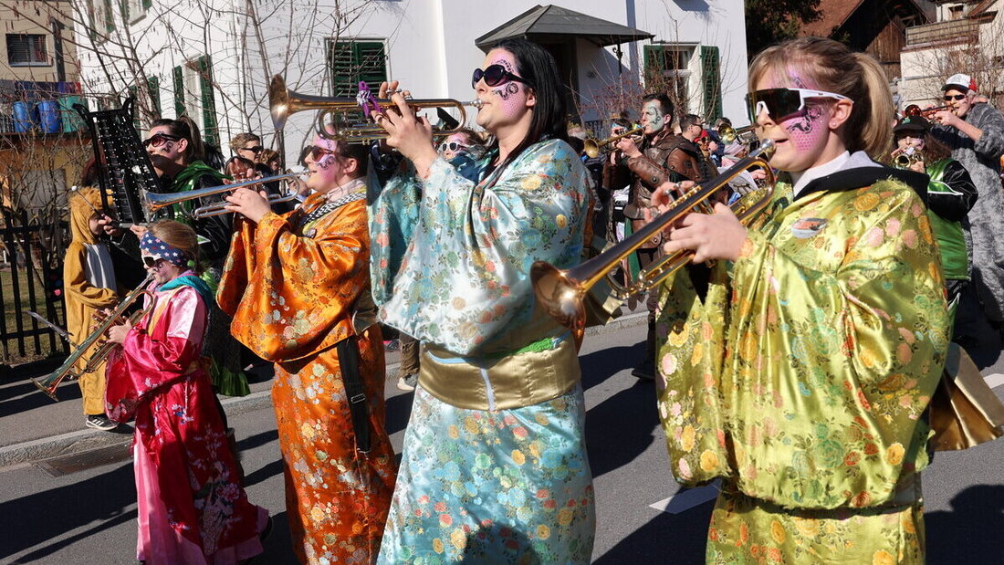 Kleine Kostprobe: Mehr vom Umzug in Flums gibt's am Donnerstag in unserer Printausgabe. (Bilder Ignaz Good)