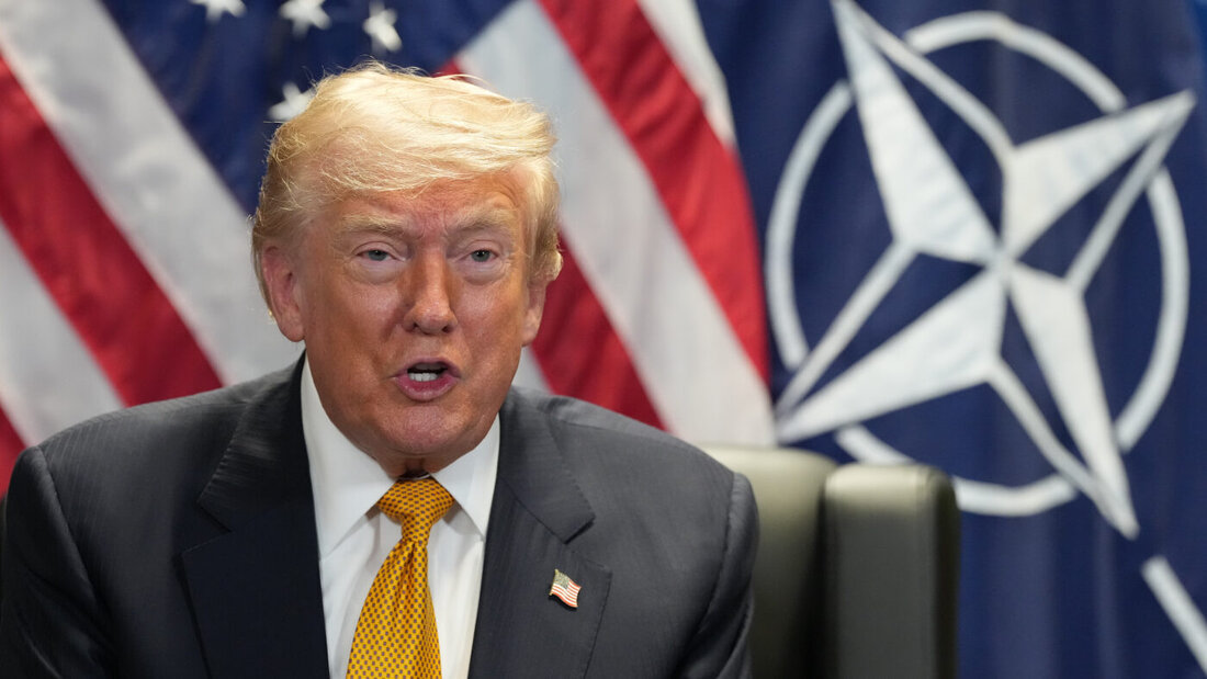 US-Präsident Donald Trump trifft sich am Rande des Nato-Treffens im Präsidentenpalastkomplex Bestepe in Ankara mit Nato-Generalsekretär Rutte. Foto: Alex Brandon/AP/dpa 20260708105020642.jpg