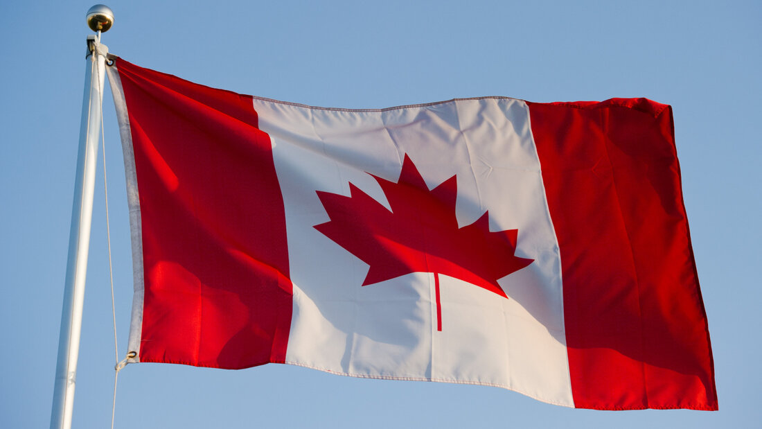 ARCHIV - FILE - The Canadian flag flies in Frankfurt an der Oder, Germany, 08 November 2011. Foto: Patrick Pleul/dpa 20261018045748022.jpg