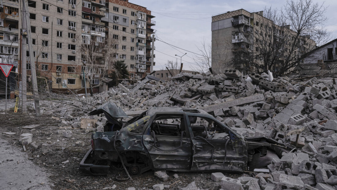 HANDOUT - Zerstörung in der Stadt Pokrowsk. Foto: Iryna Rybakova/Ukrainian 93rd Mechanized brigade/AP/dpa/Archivbild - ACHTUNG: Nur zur redaktionellen Verwendung im Zusammenhang mit der aktuellen Berichterstattung und nur mit vollständiger Nennung des vorstehenden Credits 20251112210156781.jpg