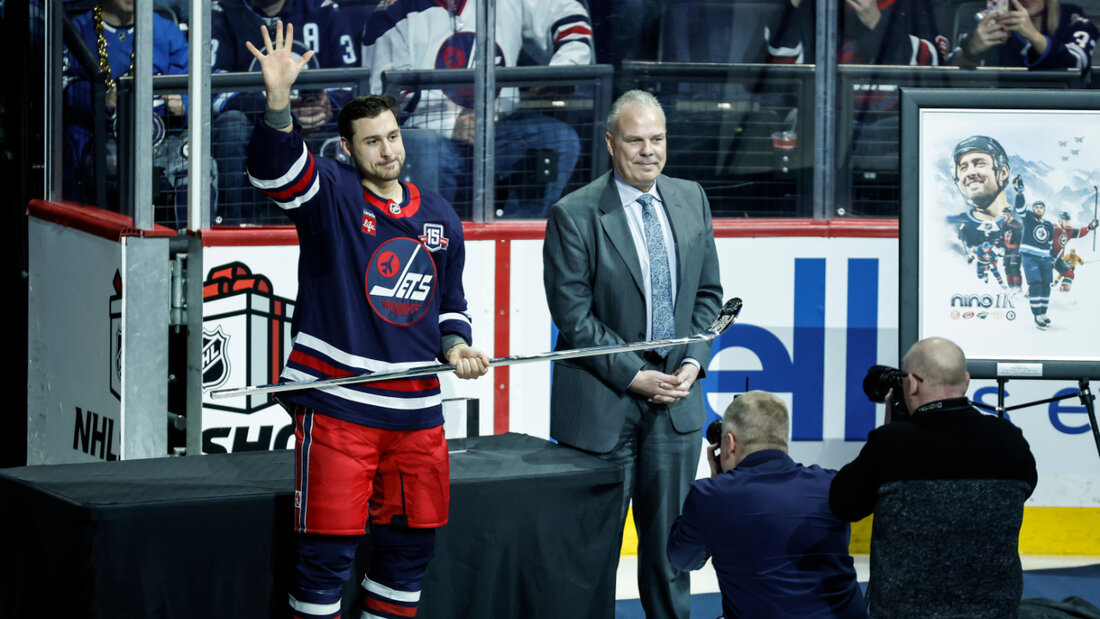 Nino Niederreiter wird für seine Leistung geehrt 20251215050044713.jpg