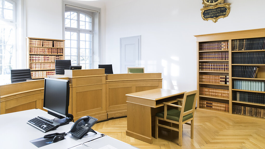 Das Berner Obergericht hat am Freitag einen Mord-Schuldspruch gegen einen 40-jährigen Mann bestätigt. Er soll im Januar 2021 seine Sexpartnerin brutal umgebracht und ihre Leiche dann in einem Gewässer entsorgt haben. (Symbolbild) 20250207141928355.jpg