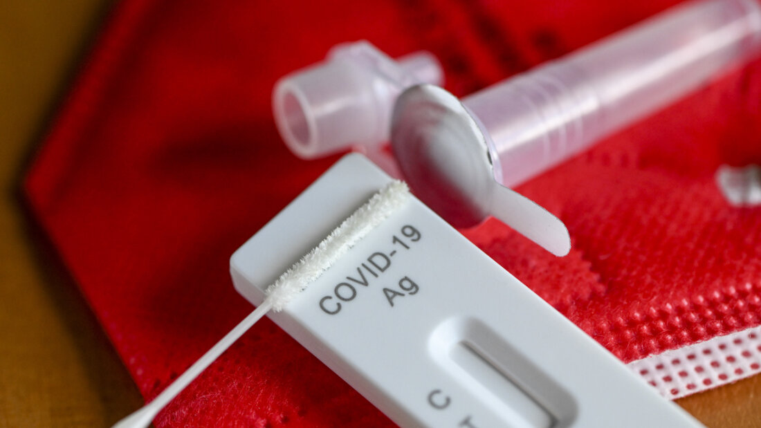 Der neue Pandemieplan nimmt die Erfahrungen von Covid-19 auf: Testset für das Coronavirus. (Archivbild) 20250702100032718.jpg