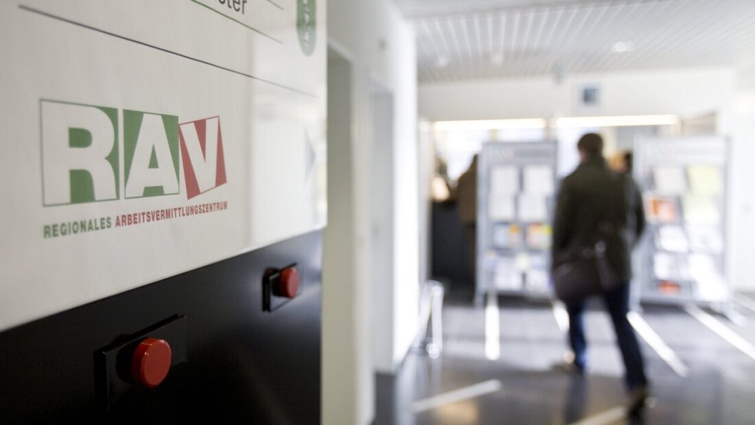 In der Schweiz ist die Zahl der Arbeitslosen im August gestiegen. Auch die Arbeitslosenquote ging leicht nach oben und liegt nun bei 2,8 Prozent.(Symbolbild) 20250904091333385.jpg