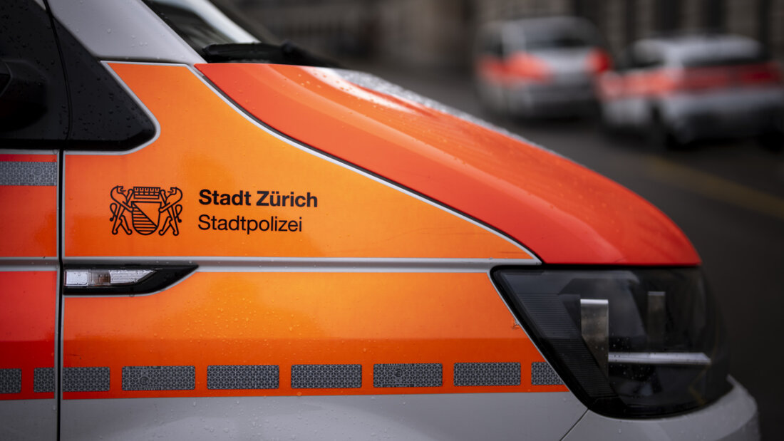 Ein heftiges Gewitter hielt am Freitagabend in Zürich Polizei und Rettungskräfte auf Trab. (Symbolbild) 20260619203106845.jpg
