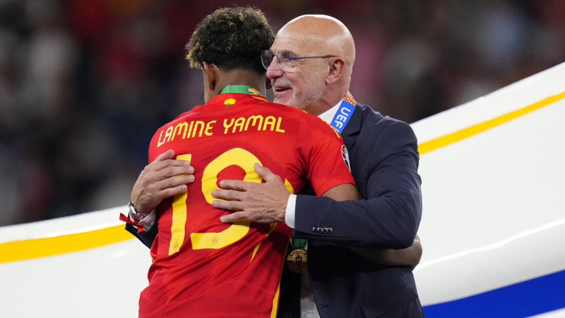 Ein weltmeisterliches Gespann? Nationalcoach Luis de la Fuente herzt Lamine Yamal 20260607053052372.jpg