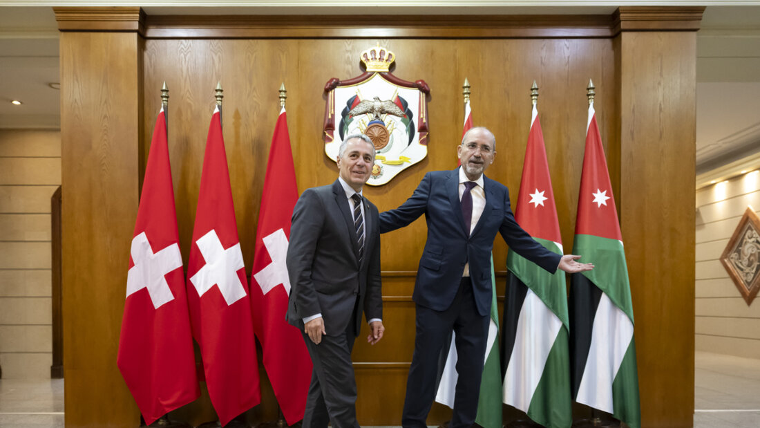 Ignazio Cassis bei seinem Besuch beim jordanischen Aussenminister Ayman Safadi am Mittwoch in Ammann. 20251023104031215.jpg