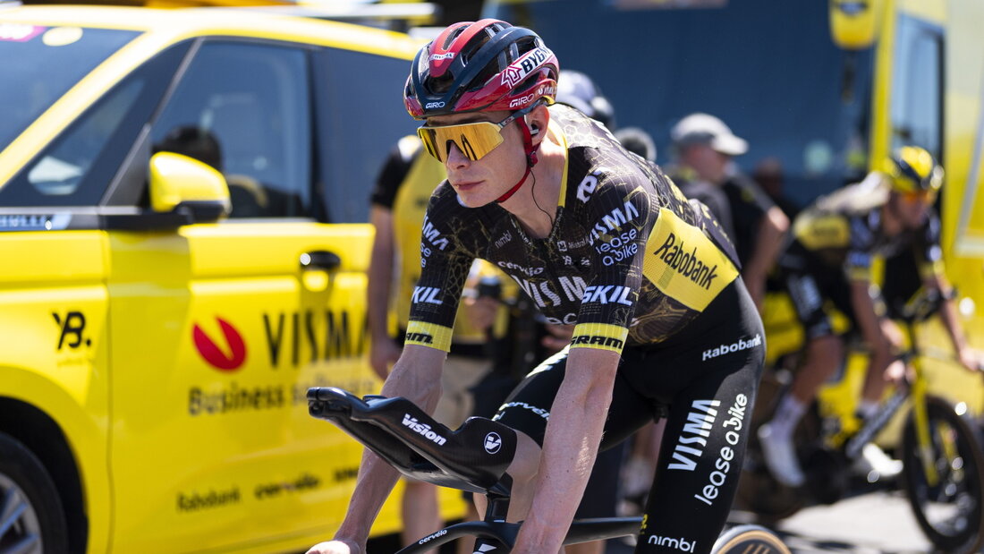 Jonas Vingegaard feiert in Barcelona einen Start nach Mass 20260704194018508.jpg