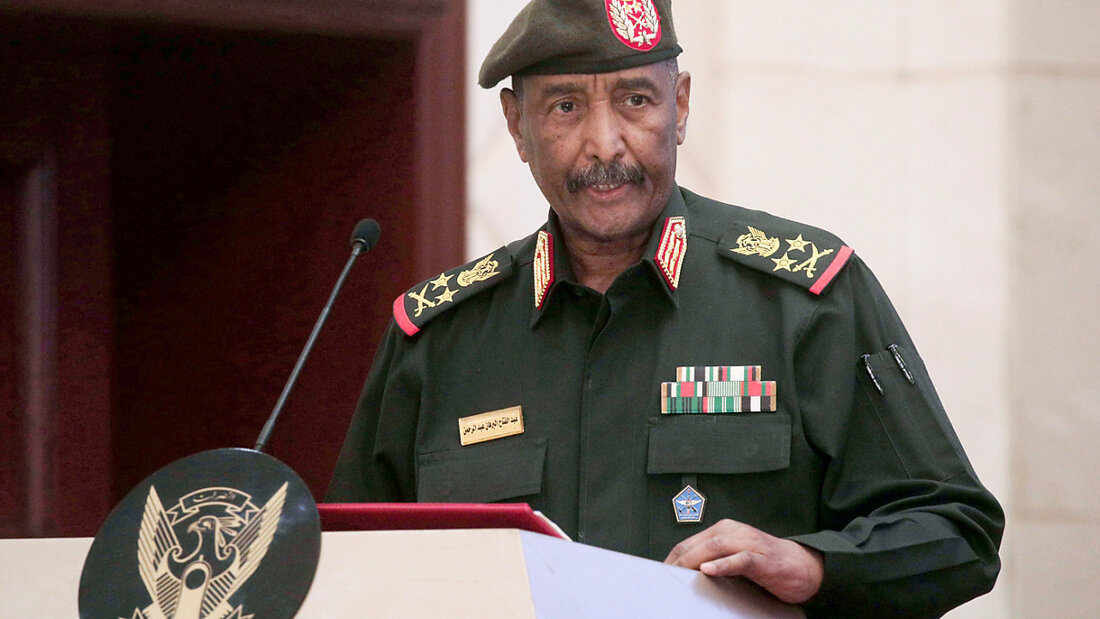 ARCHIV - Abdel Fattah al-Burhan Foto: Marwan Ali/AP/dpa 20250326195931561.jpg