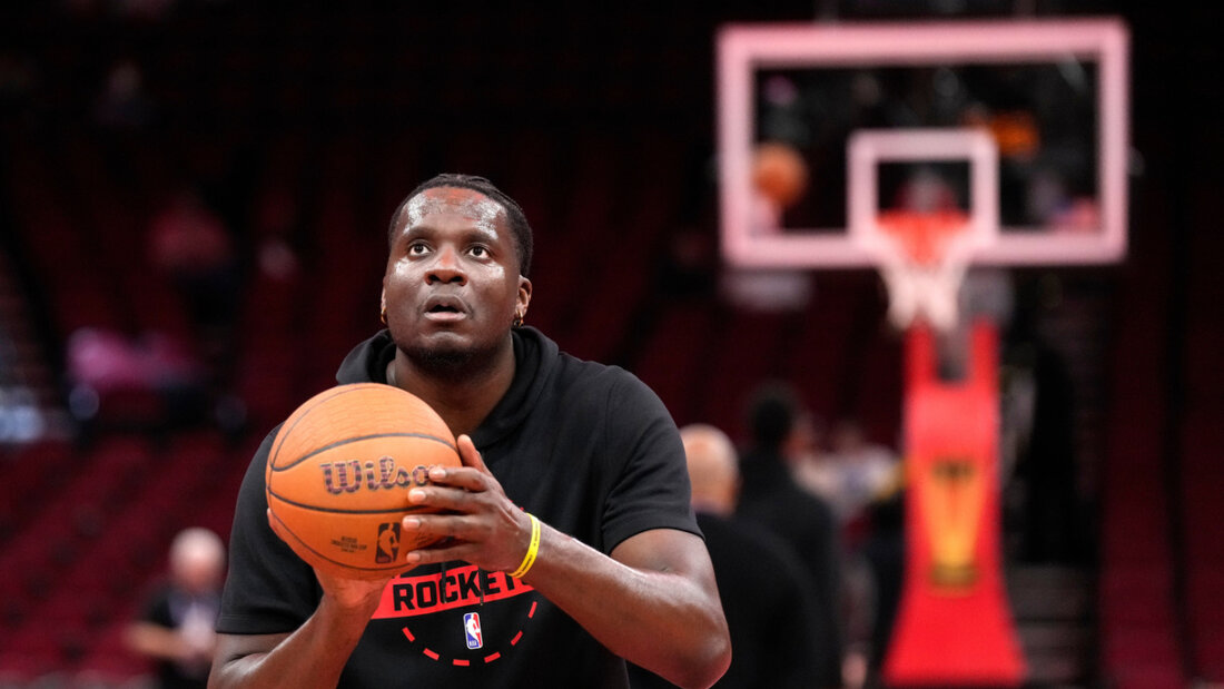 Clint Capela beim Aufwärmen 20251125071654043.jpg