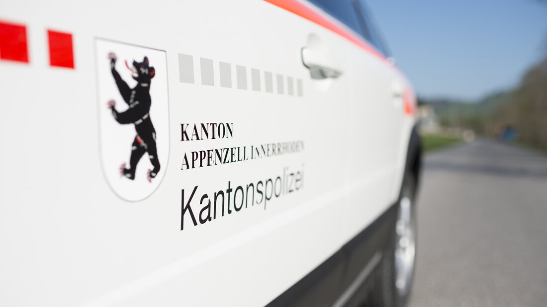 Zusammen mit der Kantonspolizei St. Gallen untersucht die Innerrhoder Kantonspolizei die Schüsse bei Eggerstanden. (Symbolbild) 20261020091619211.jpg