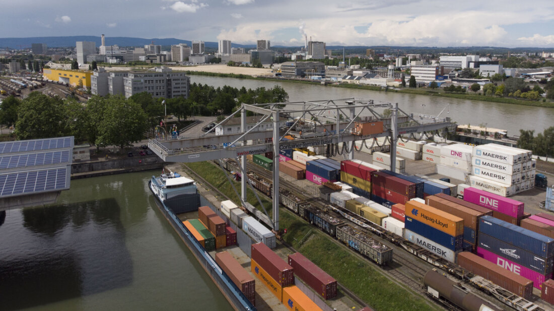 Die Schweiz hat im Juni wieder mehr Waren ausgeführt. (Symbolbild) 20250717082603325.jpg