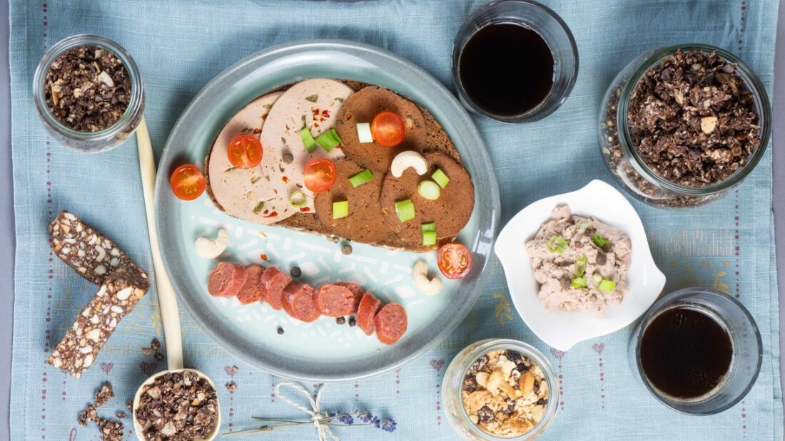 Zu viel Zucker und zu viel Salz schaden der Gesundheit. Die Lebensmittelbranche ist bereit, den Zuckergehalt in vielen Produkten zu reduzieren. Bei Regeln für Salz tut sie sich aber schwer. (Themenbild) 20250821151520433.jpg