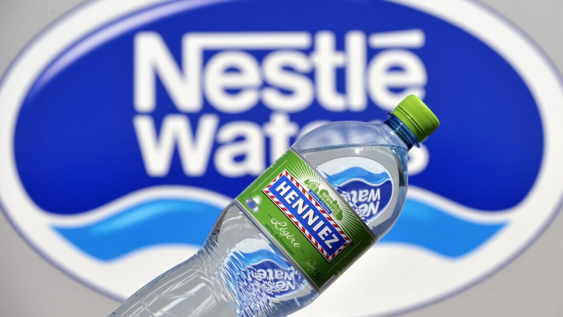 Nestlé Waters steht in Frankreich wegen dem Einsatz verbotener Filtersysteme im Wassergeschäft unter Druck. (Archivbild) 20250507173643529.jpg