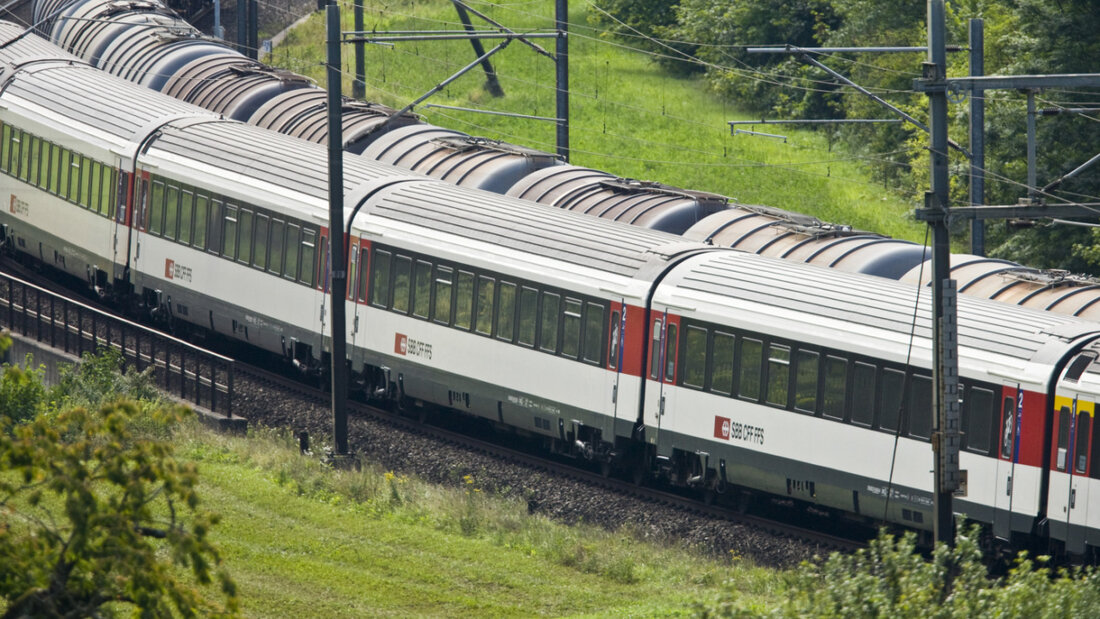 Hunderte Wagen der SBB werden wegen Asbest unter die Lupe genommen, darunter Fernverkehrszüge des Typs EW IV. (Archivbild) 20251107134307798.jpg