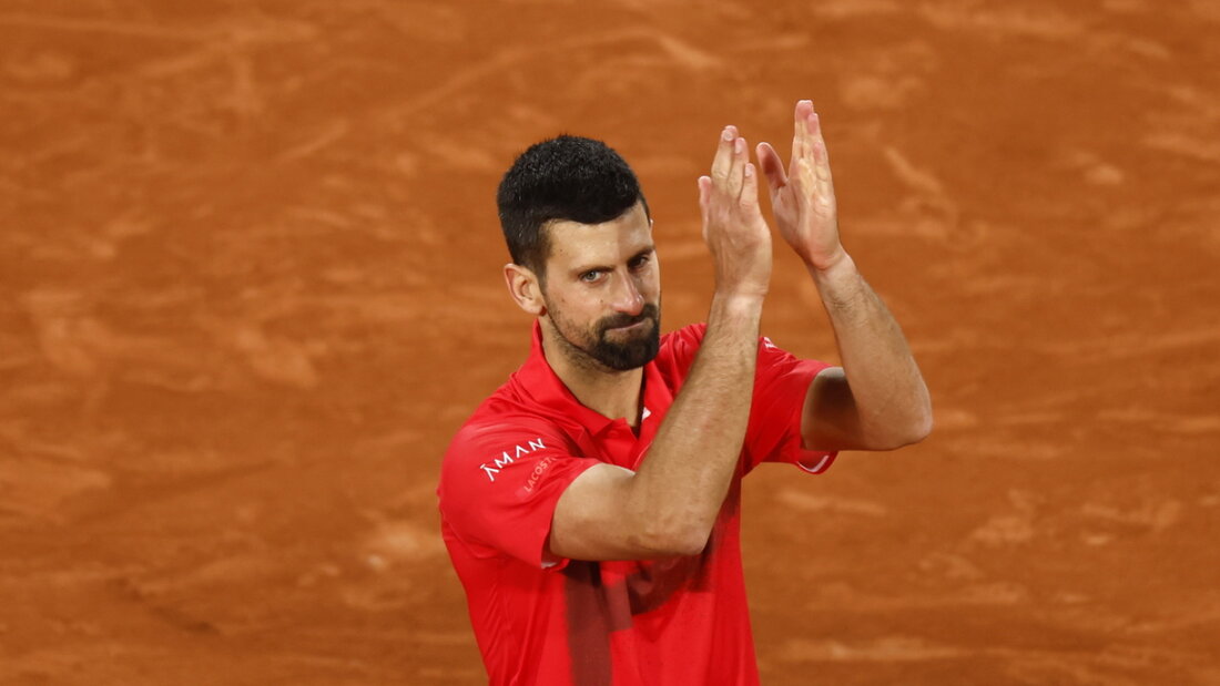 Emotionaler Abschied von den Fans in Paris: Novak Djokovic liess nach der Halbfinal-Niederlage gegen Jannik Sinner offen, ob dies sein letztes Spiel am French Open gewesen sein könnte 20250607084225064.jpg