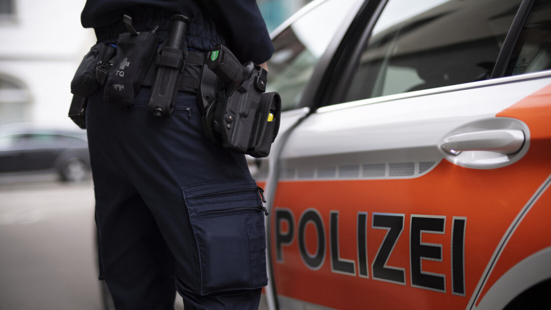 Die Kantonspolizei St. Gallen rückte am Dienstagabend zu einem Selbstunfall nach Oberriet aus. (Symbolbild) 20250723083003197.jpg